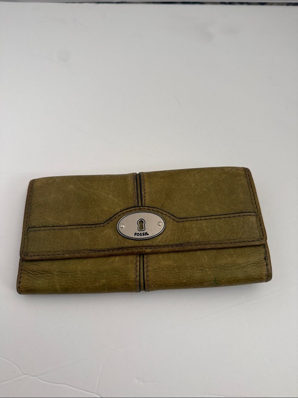 Fossil Olive Green Leather Fold Wallet with Metal Keyhole Plaque